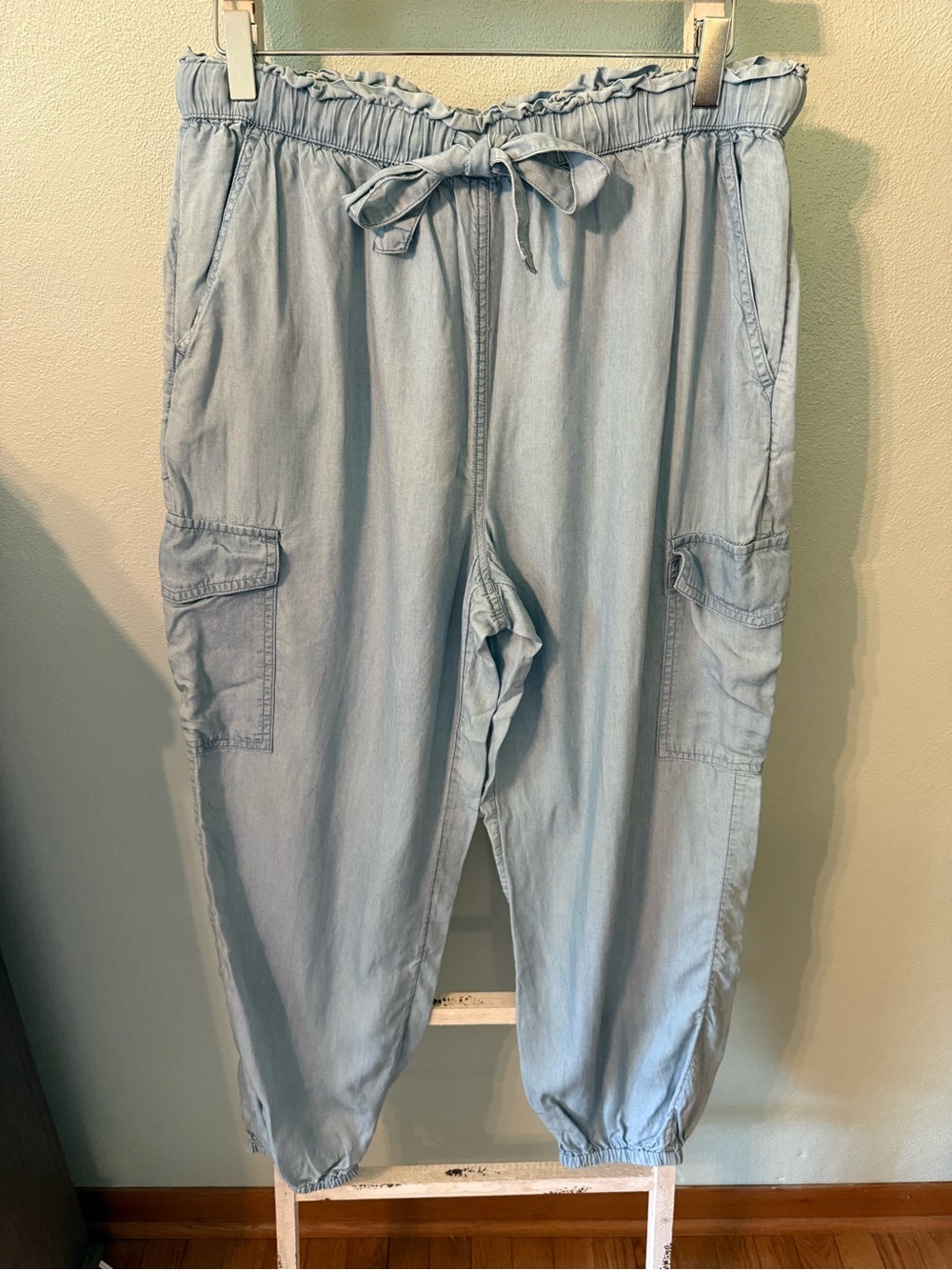 Aerie Chambray Flowy Women's Elastic Waist Cargo Jogger Size L - Picture 2 of 10